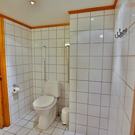 3-Bedroom Apartment Central & Wheelchair Access בית נופש *