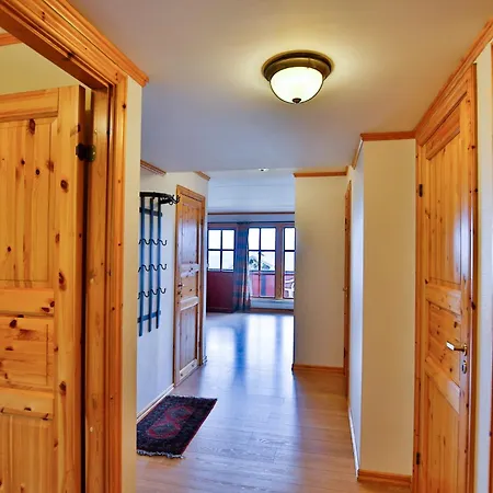 3-Bedroom Apartment Central & Wheelchair Access בית נופש *