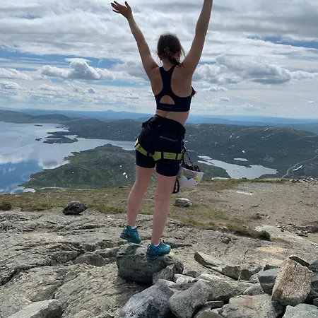 3-Bedroom Apartment Central & Wheelchair Access בית נופש