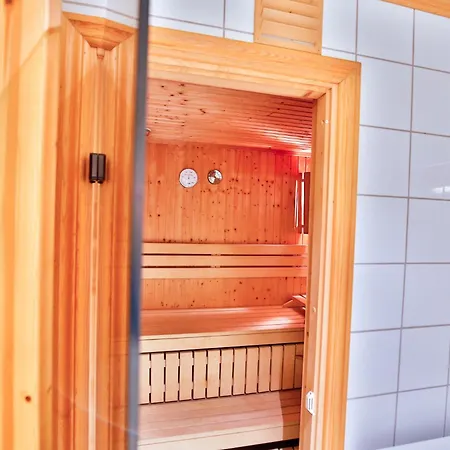 3-Bedroom Apartment Central & Wheelchair Access *