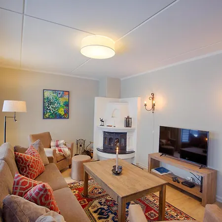 3-Bedroom Apartment Central & Wheelchair Access בית נופש